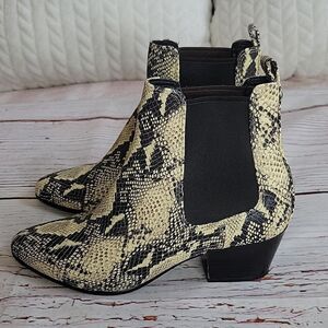 SAM EDELMAN Western Styled Snake Patterned Ankle Boots Size 7